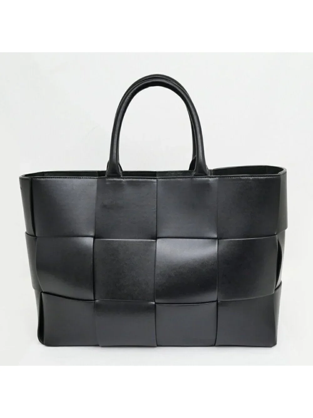 Bottega Veneta Arco Tote Black Intrecciato Calf Leather